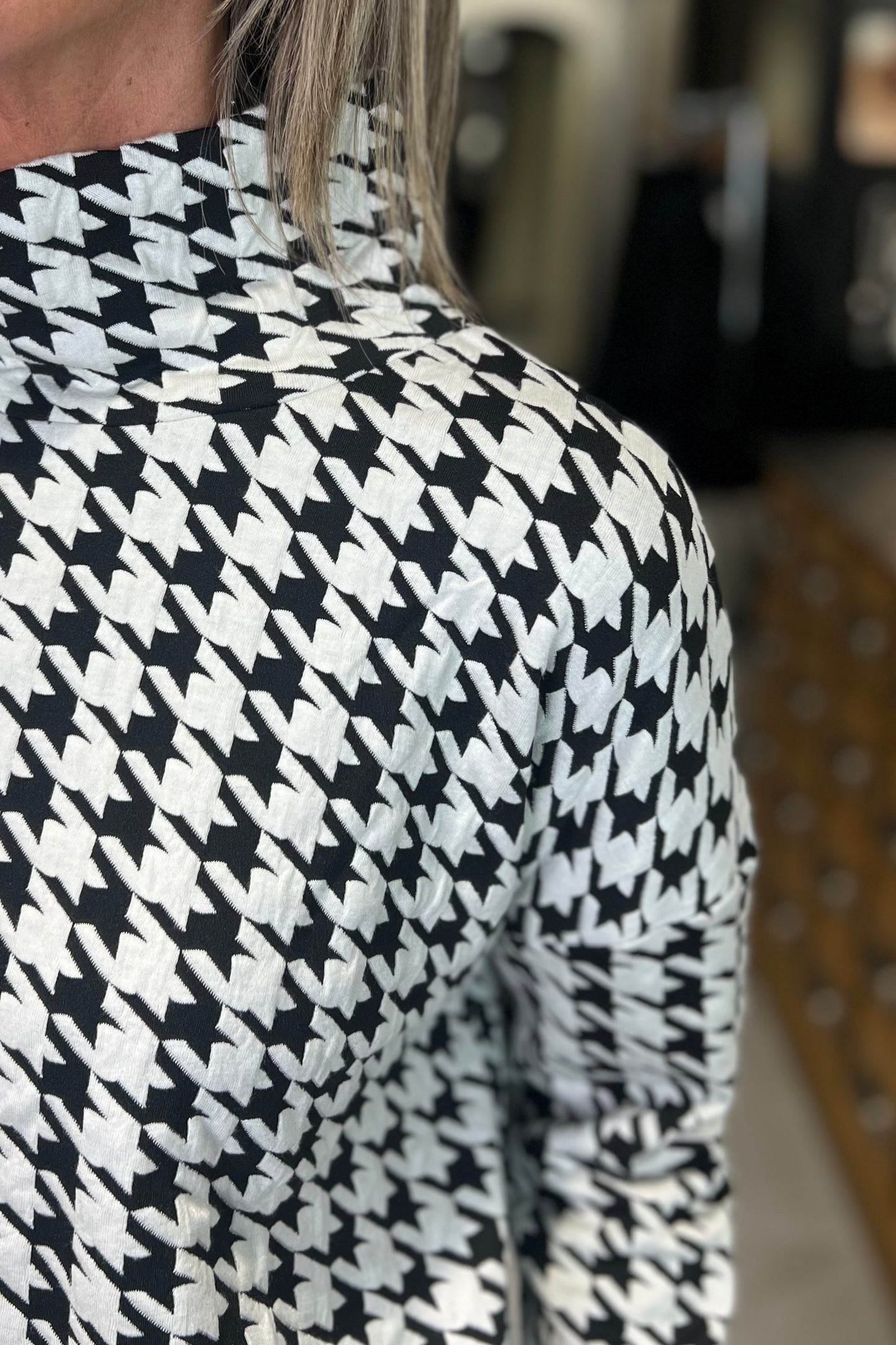 Oui Black & White Houndstooth Sweatshirt