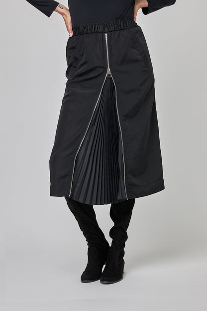 Uchuu Black Midi Skirt with Pleat Detail