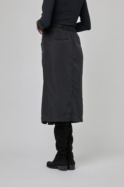 Uchuu Black Midi Skirt with Pleat Detail