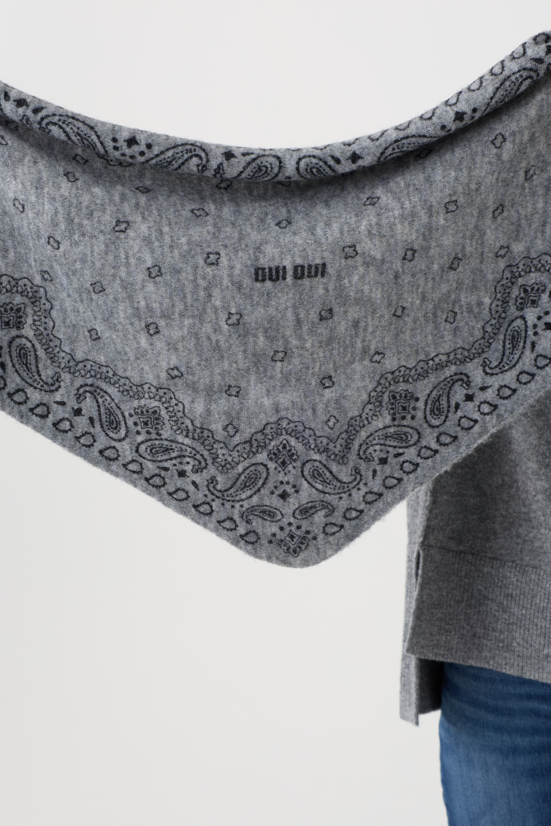 Oui Steel Grey Paisley Print Scarf