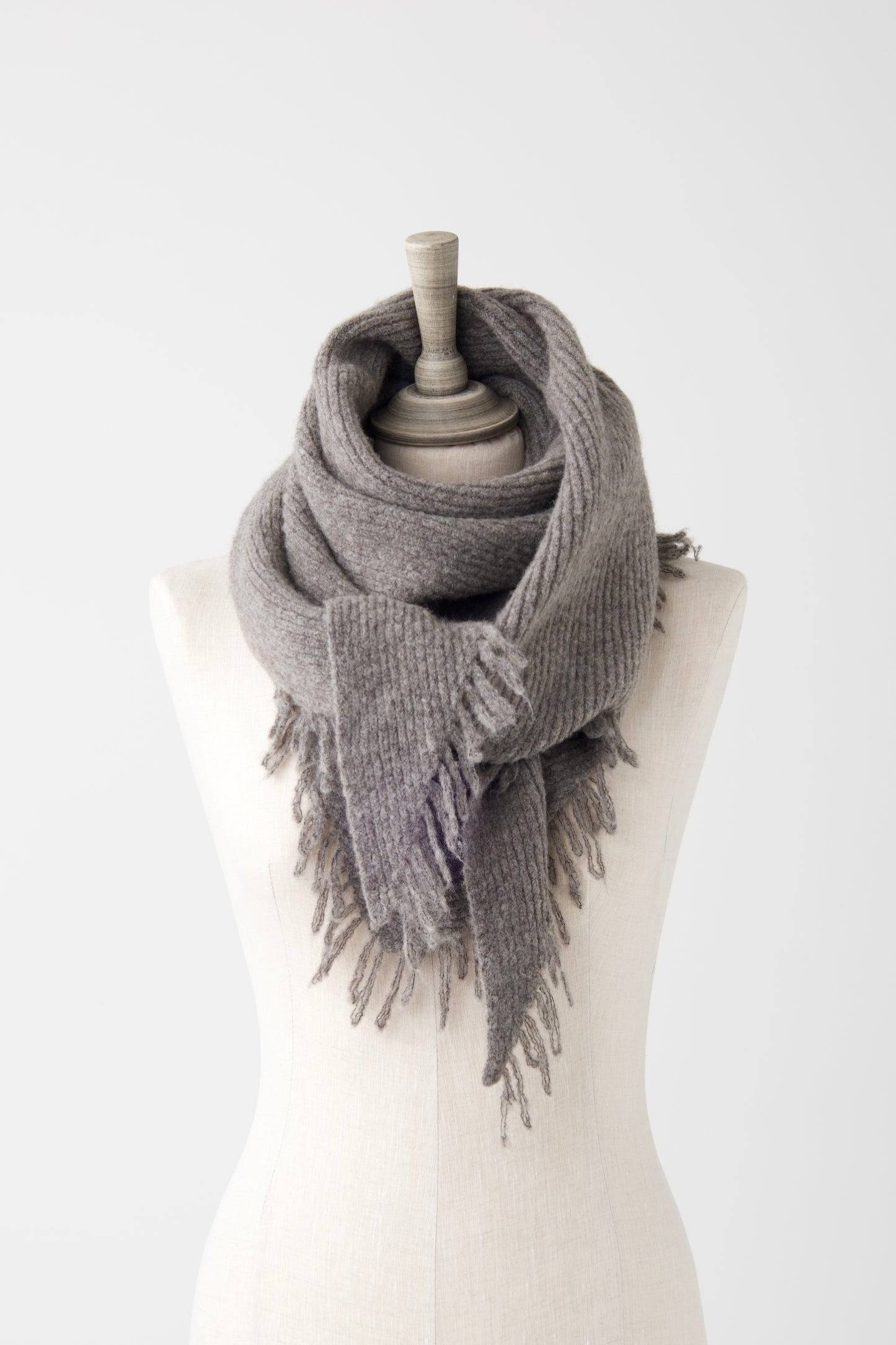 el2 Light Grey Triangle Scarf w/Fringe Edge