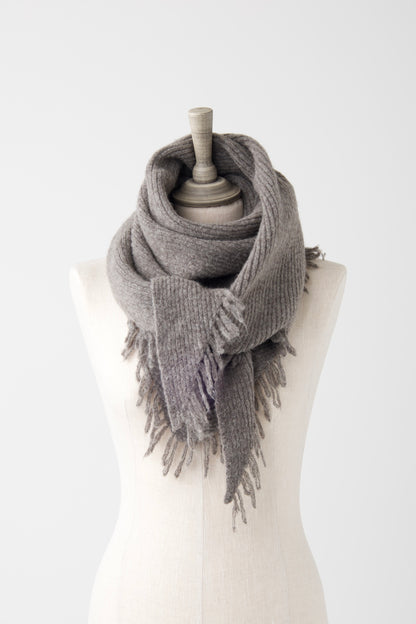 el2 Light Grey Triangle Scarf w/Fringe Edge