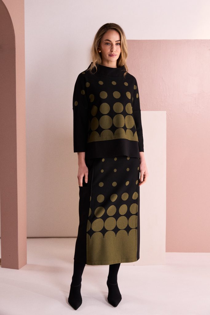 Naya Black/Avocado Spot Print Pull-up Skirt