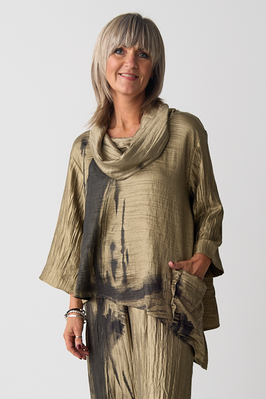 Ozai n Ku Gold Print Asymmetric Hem Top